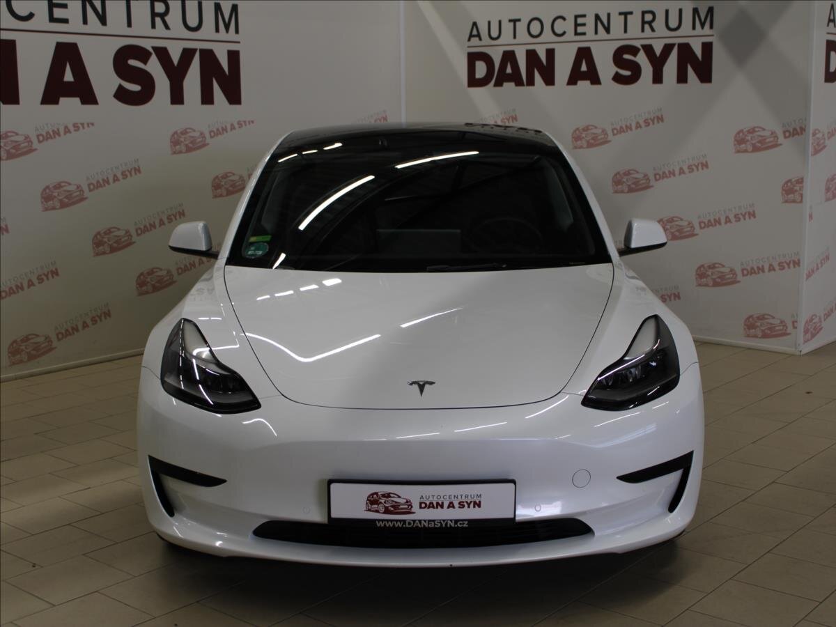 Tesla Model 3 Sedan / Limuzína 0,0 225 kw