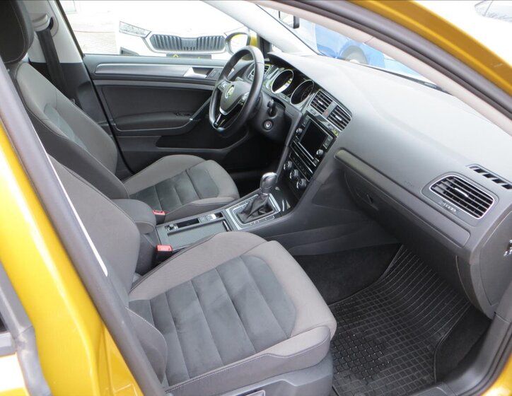 Volkswagen Golf Hatchback 999,0 85 kw