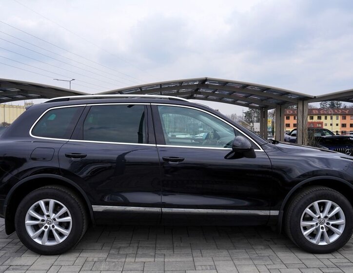 Volkswagen Touareg SUV / Terénní 3,0 l 176 kw