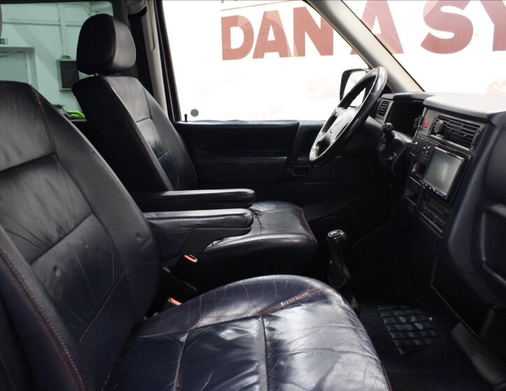 Volkswagen Caravelle Kombi 2,5 l 111 kw