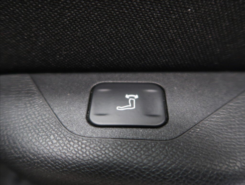 Peugeot 3008 SUV / Terénní 1,2 l 100 kw