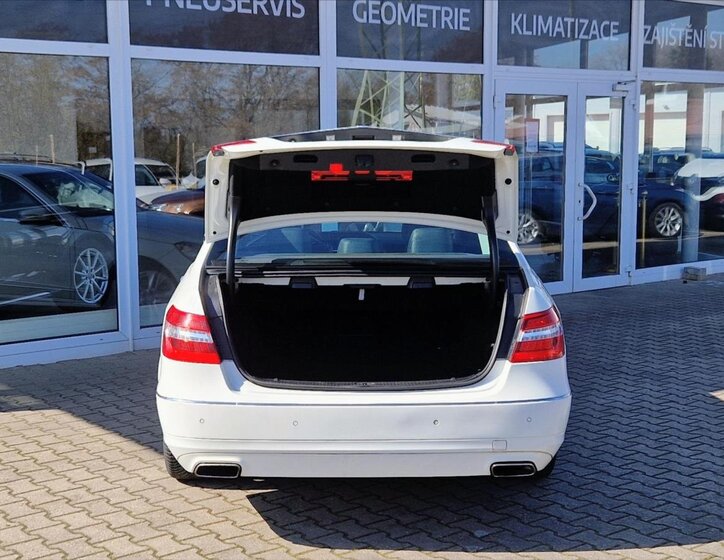 Mercedes-Benz Třídy E Sedan / Limuzína 3,0 l 195 kw