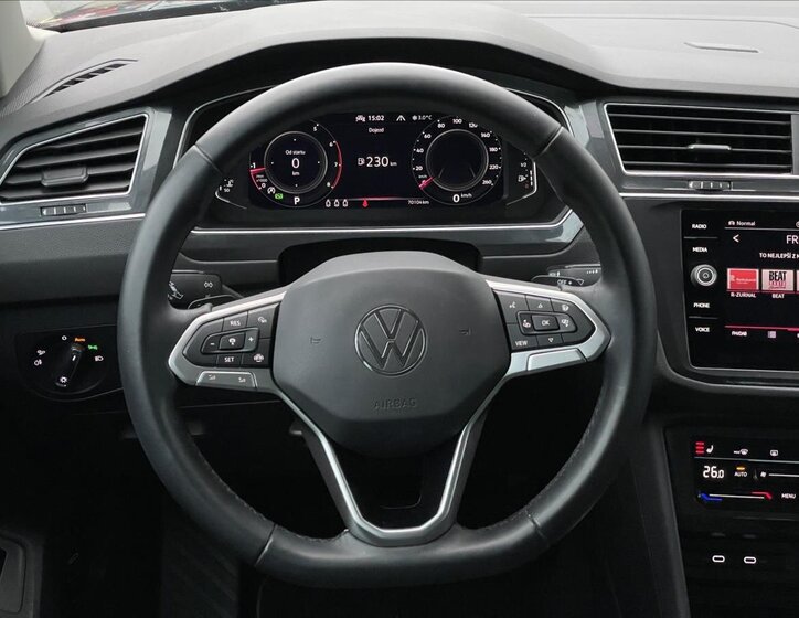 Volkswagen Tiguan 8