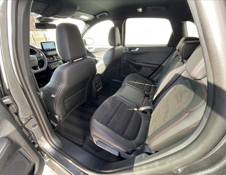 Ford Kuga SUV / Terénní 2,5 l 112 kw