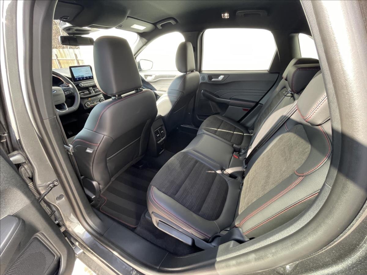 Ford Kuga SUV / Terénní 2,5 l 112 kw