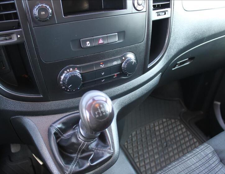 Mercedes-Benz Vito 14