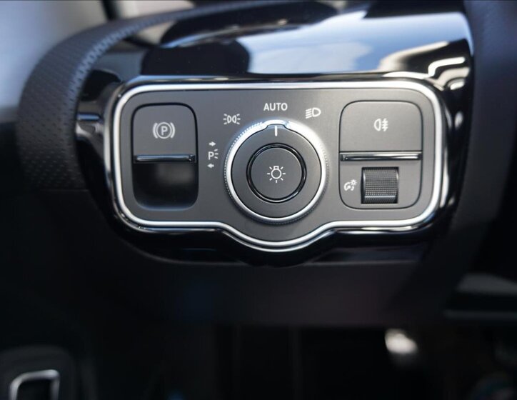 Mercedes-Benz CLA Kombi 2,0 l 310 kw