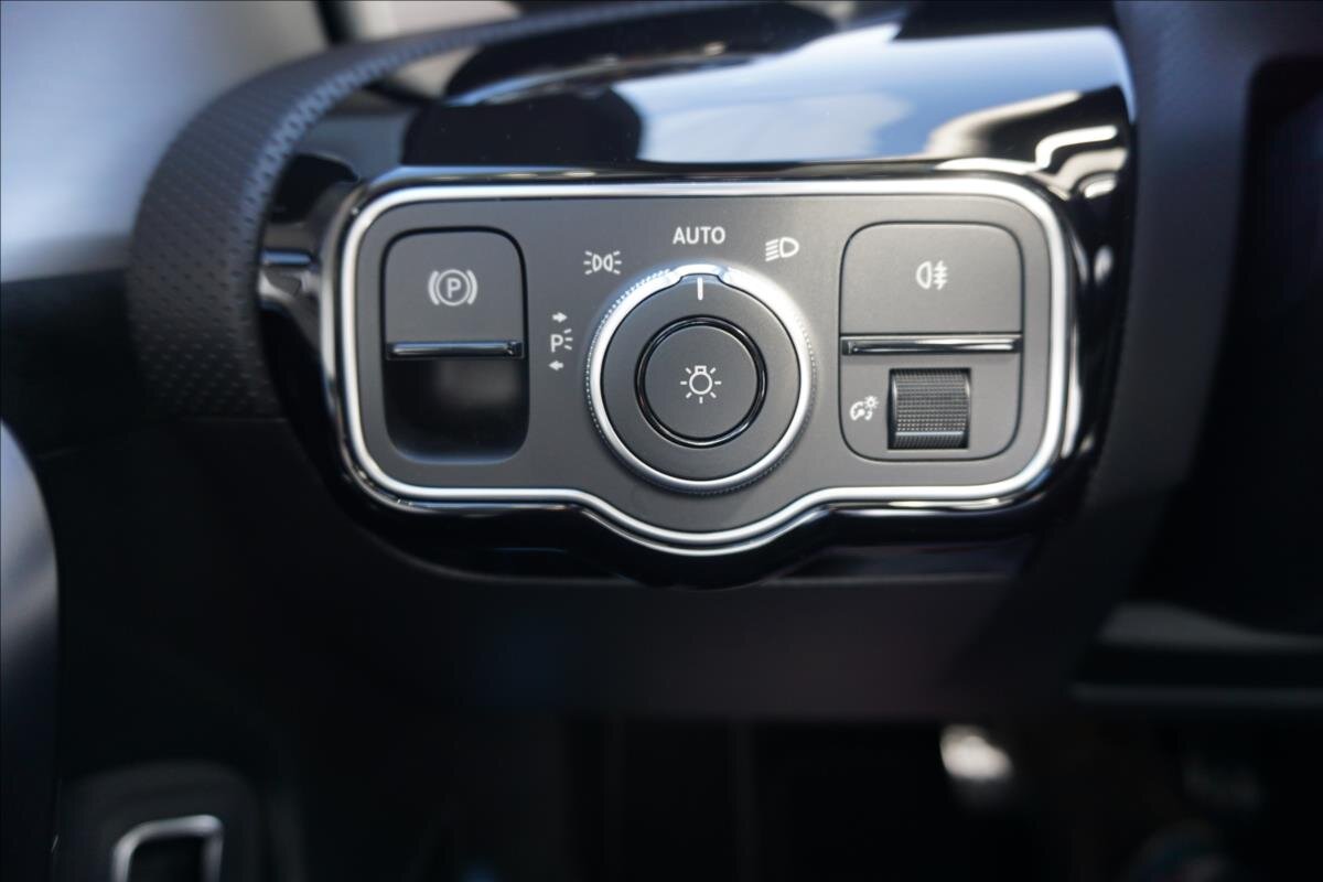 Mercedes-Benz CLA Kombi 2,0 l 310 kw