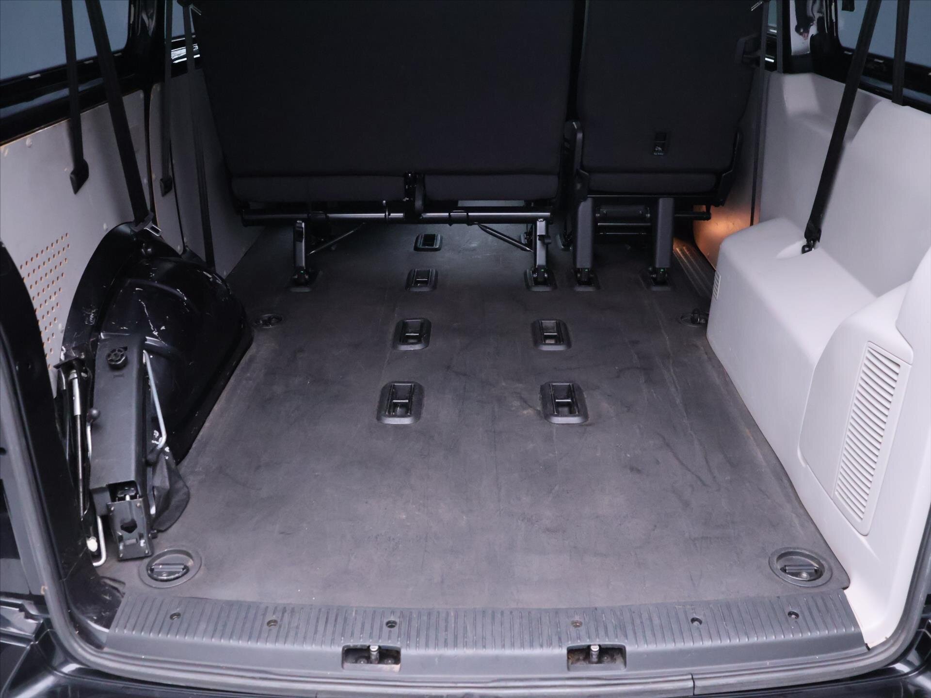 Volkswagen Transporter Kombi 2,0 l 110 kw