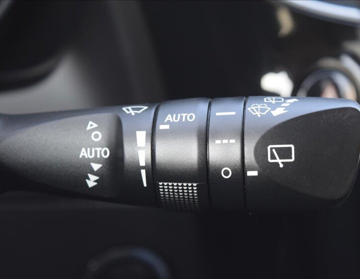 Toyota Auris Kombi 1,2 l 85 kw