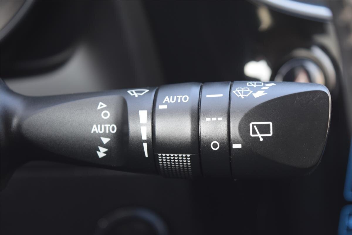 Toyota Auris Kombi 1,2 l 85 kw