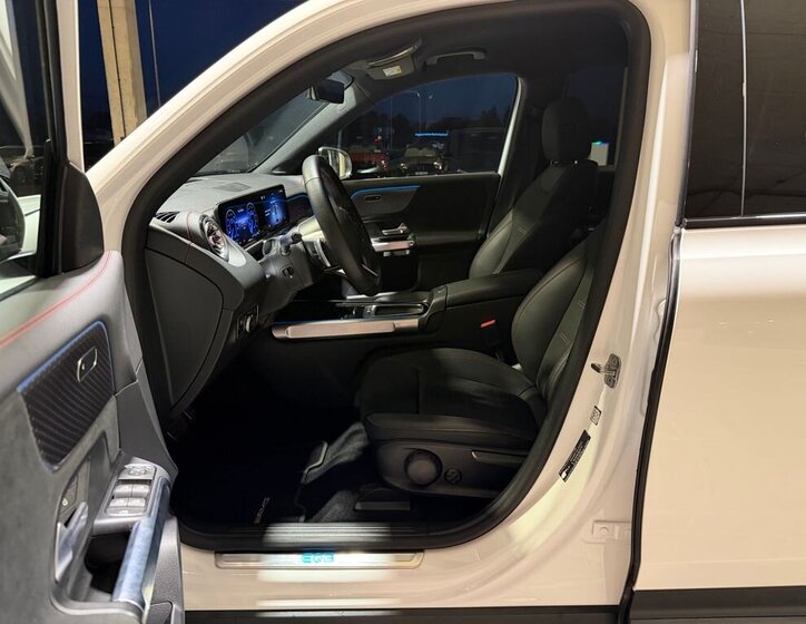 Mercedes-Benz EQB 11