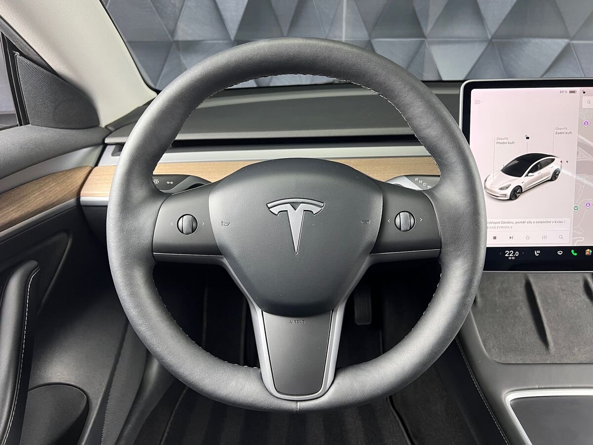Tesla Model 3 Sedan / Limuzína 0,0 239 kw