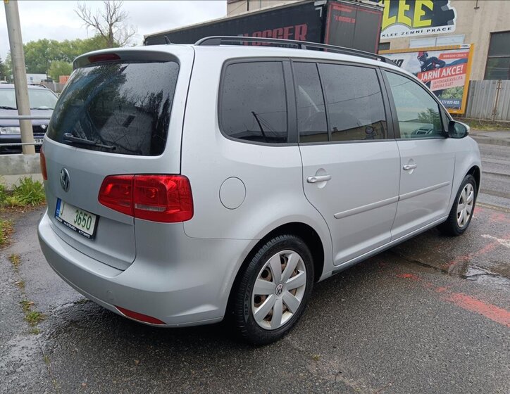 Volkswagen Touran Kombi 1,5 l 77 kw