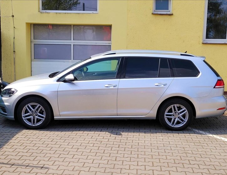 Volkswagen Golf Kombi 1,6 l 85 kw