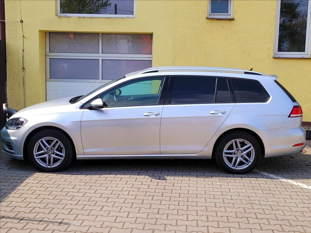 Volkswagen Golf Kombi 1,6 l 85 kw