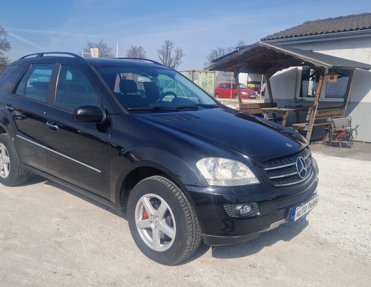 Mercedes-Benz Třídy M SUV / Terénní 3,0 l 165 kw