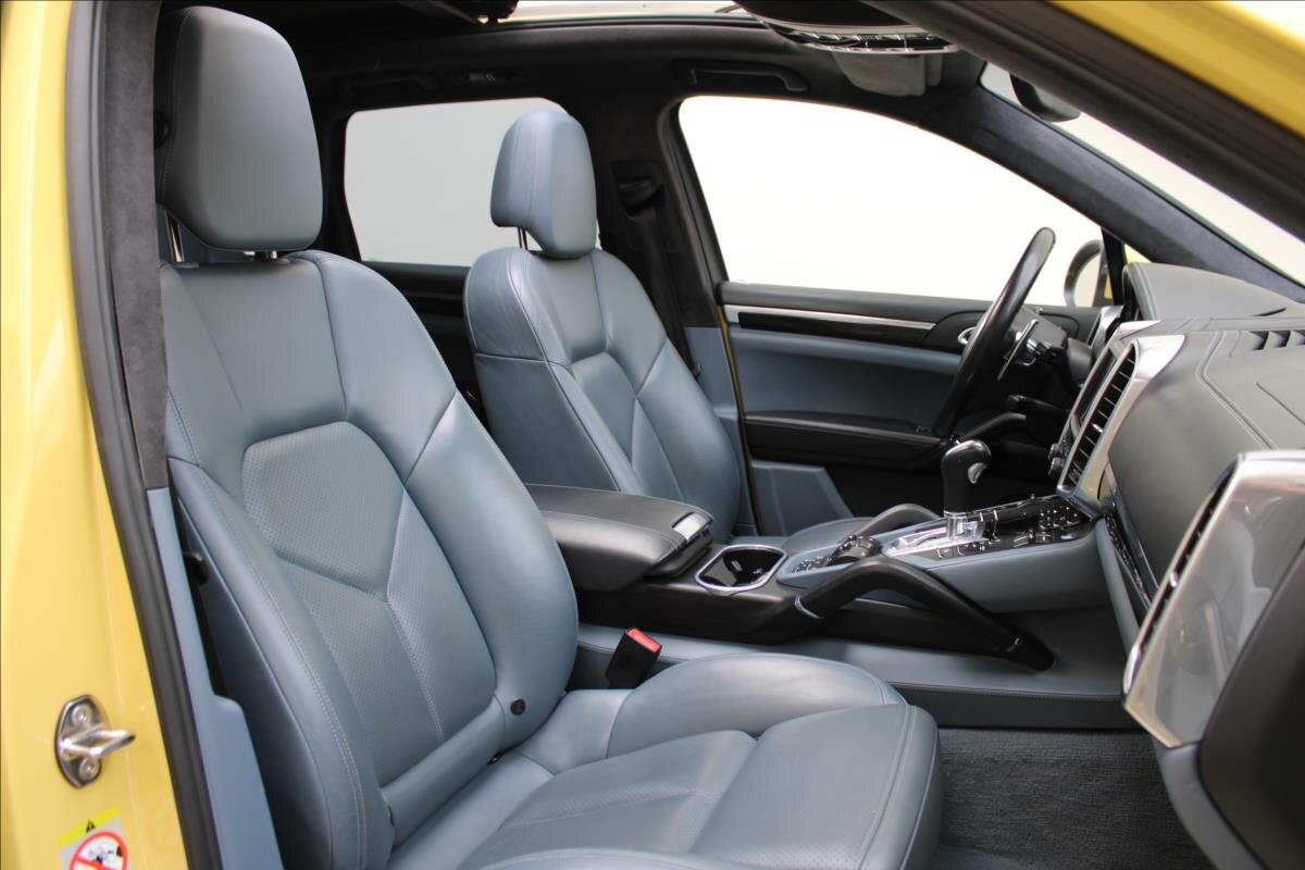 Porsche Cayenne SUV / Terénní 4,8 l 294 kw
