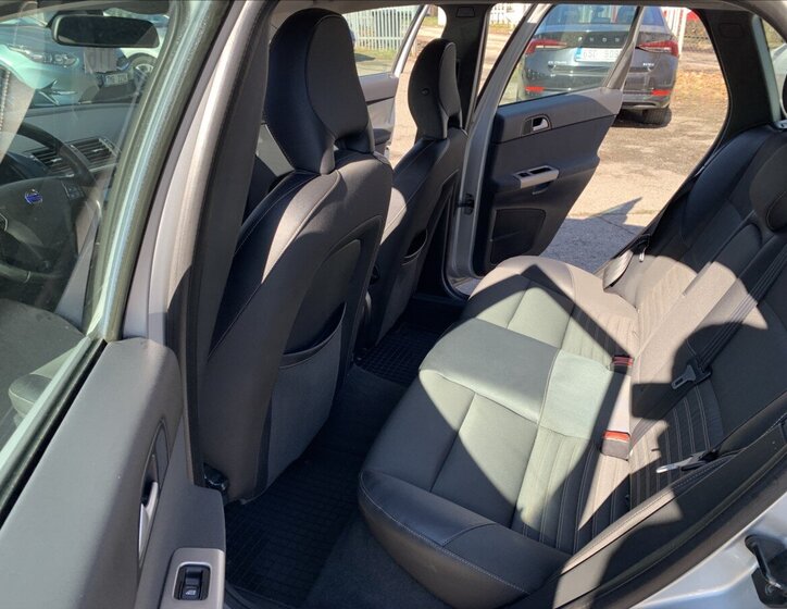 Volvo V50 Kombi 2,0 l 100 kw