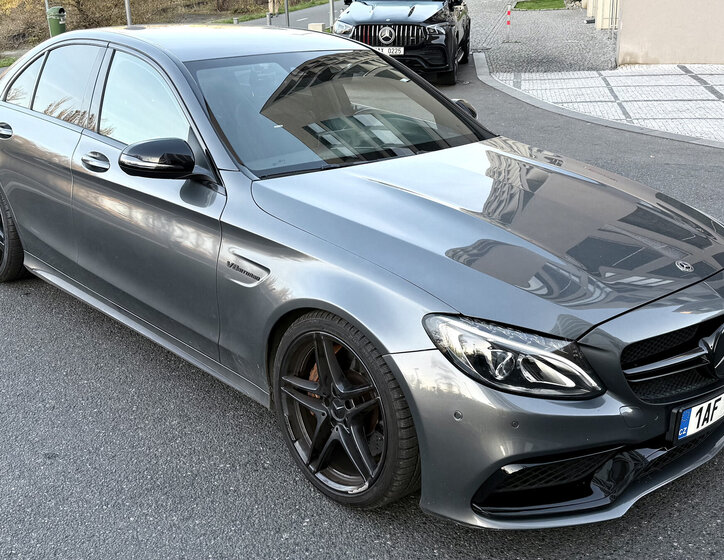 Mercedes-Benz Třídy C Sedan 4,0 l 350 kw