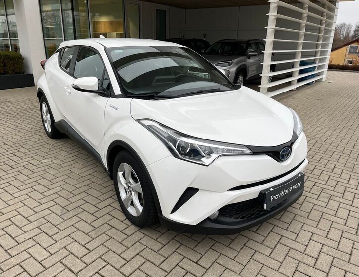 Toyota C-HR 8