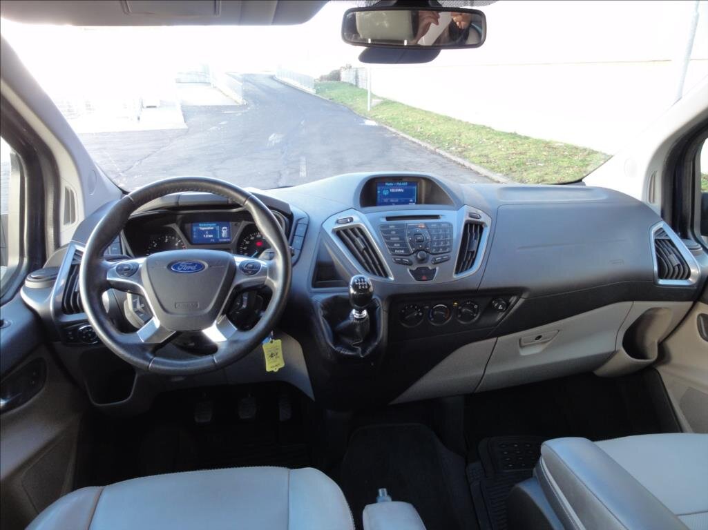 Ford Tourneo Custom Kombi 2,2 l 114 kw