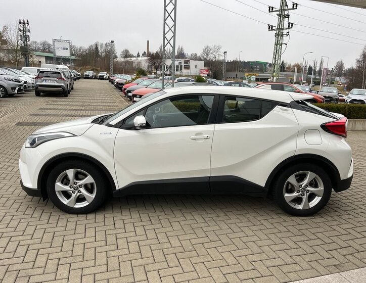 Toyota C-HR 3