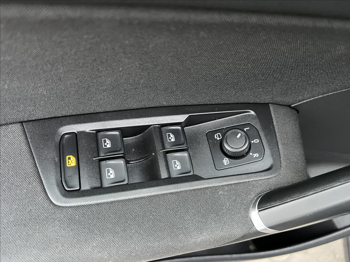 Volkswagen Touran Kombi 1,6 l 85 kw