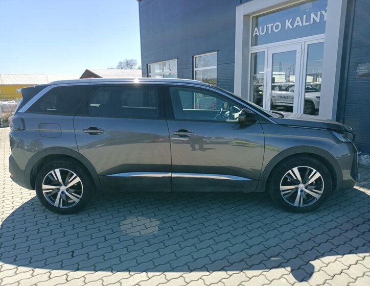 Peugeot 5008 SUV / Terénní 1,5 l 96 kw