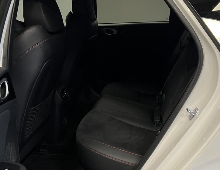 KIA ProCeed Hatchback 1,6 l 150 kw