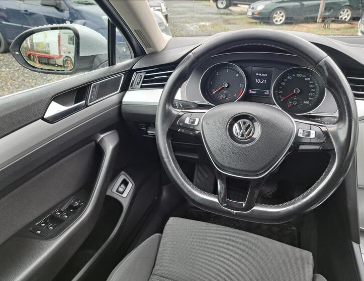 Volkswagen Passat 10