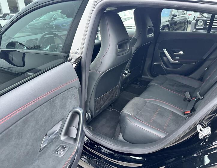 Mercedes-Benz CLA 10