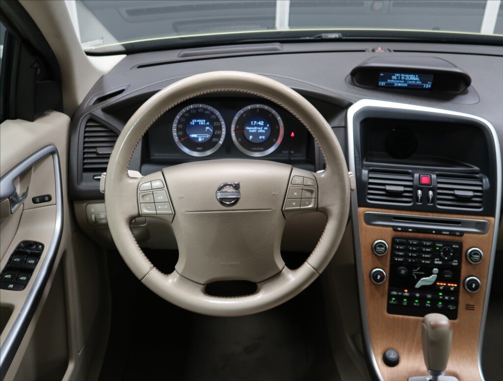 Volvo XC60 SUV / Terénní 2,4 l 120 kw