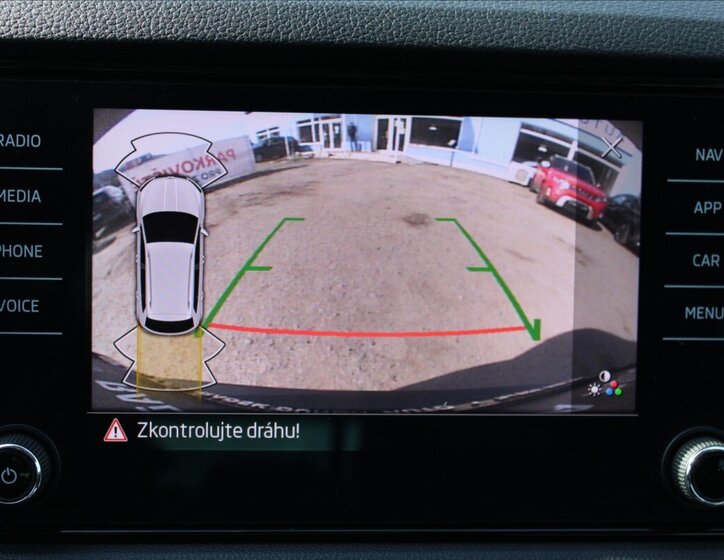 Škoda Karoq SUV / Terénní 1,5 l 110 kw