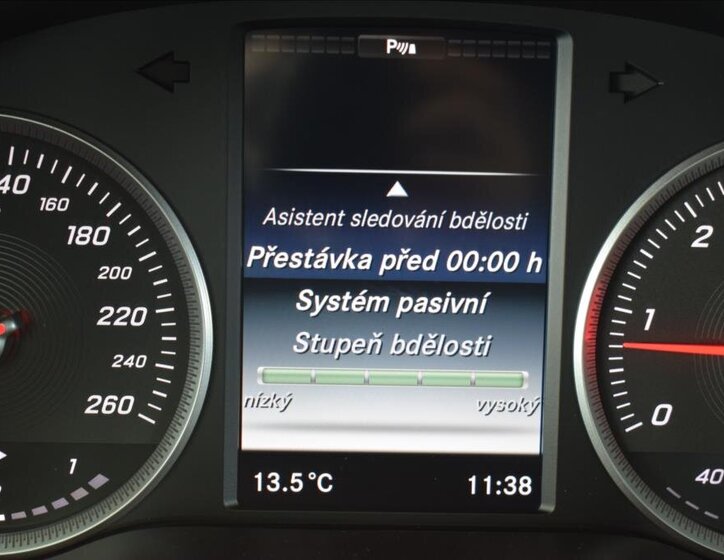 Mercedes-Benz Třídy C Sedan / Limuzína 2,1 l 125 kw