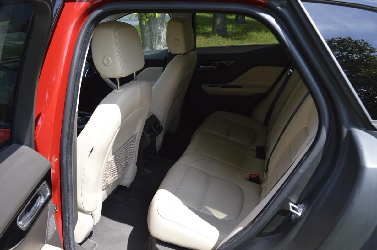 Jaguar F-Pace SUV / Terénní 2,0 l 177 kw