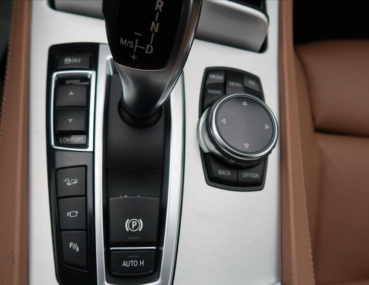 BMW Řada 7 19
