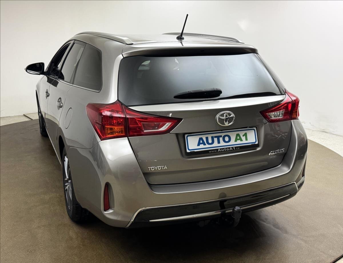 Toyota Auris Kombi 1,4 l 66 kw