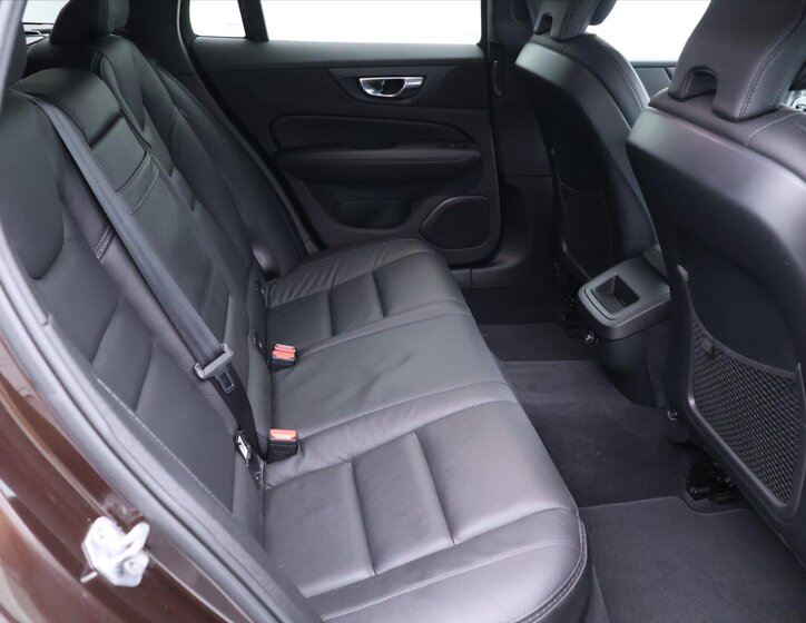 Volvo V60 Kombi 2,0 l 140 kw