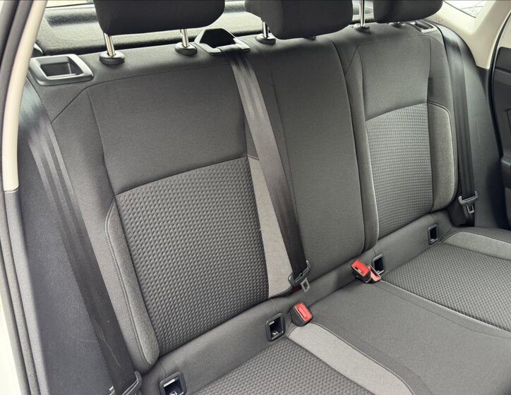 Volkswagen Polo Hatchback 999,0 70 kw