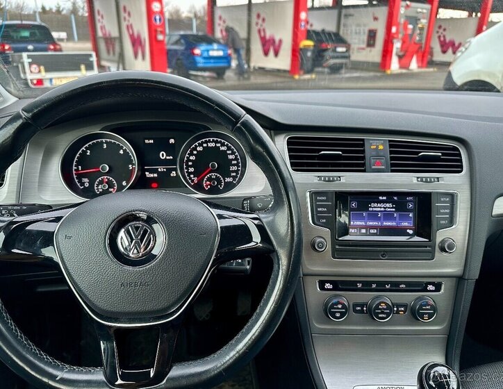 Volkswagen Golf Kombi 1,6 l 77 kw