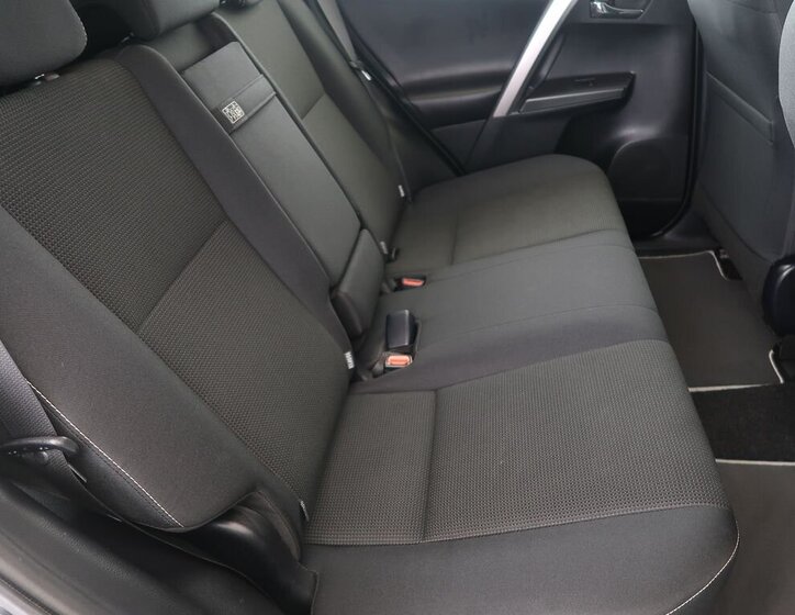 Toyota RAV4 SUV / Terénní 2,5 l 114 kw