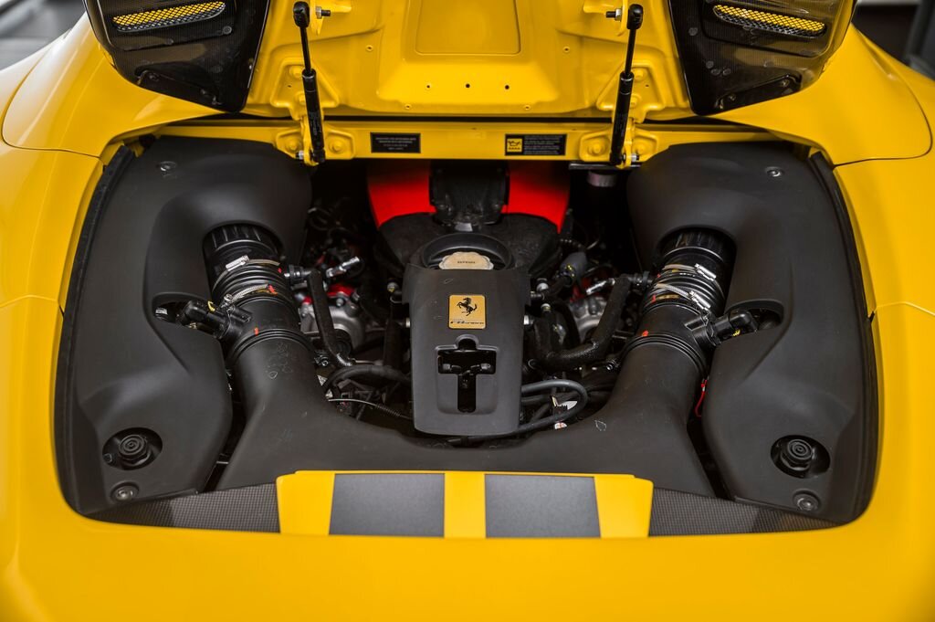 Ferrari Ostatní Kabriolet 3,9 l 530 kw