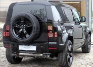 Land Rover Defender 4