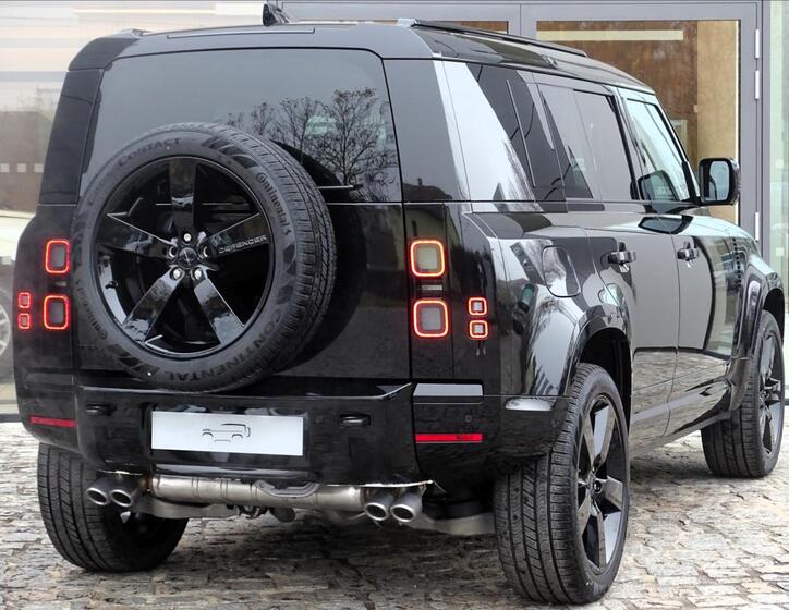 Land Rover Defender 4