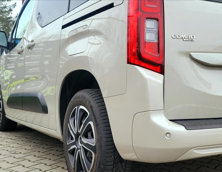 Opel Combo MPV 1,2 l 81 kw