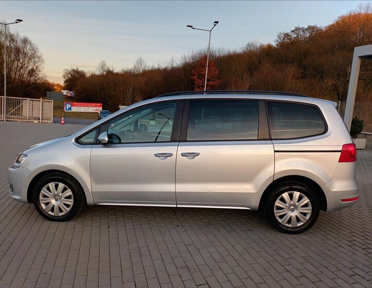 Volkswagen Sharan Kombi 2,0 l 103 kw