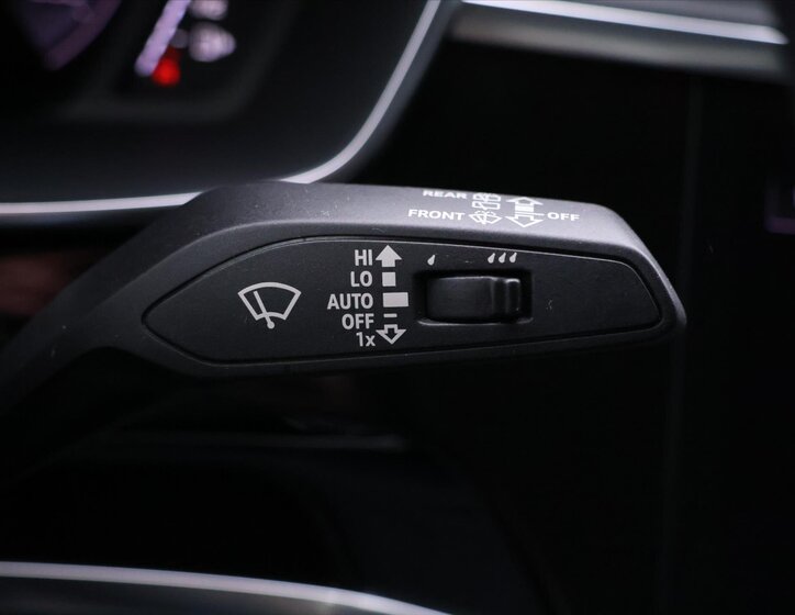 Audi Q3 SUV / Terénní 1,5 l 110 kw