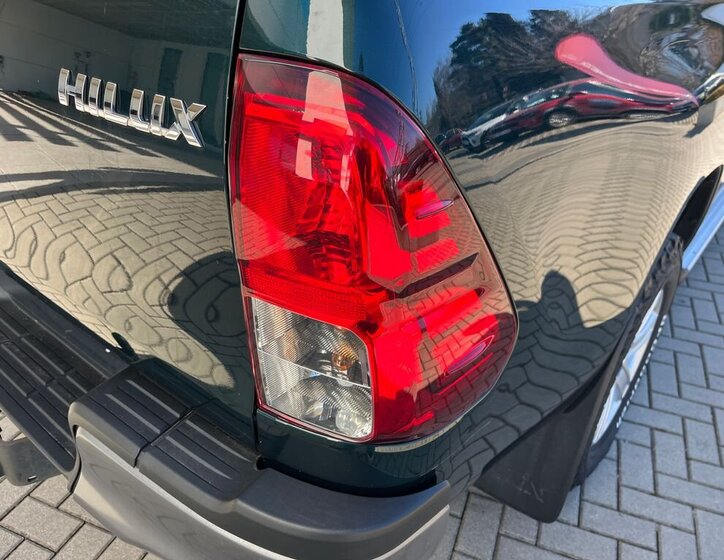 Toyota Hilux Pick-up 2,4 l 110 kw