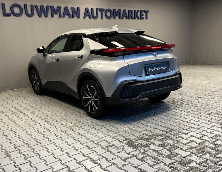 Toyota C-HR Hatchback 1,8 l 72 kw